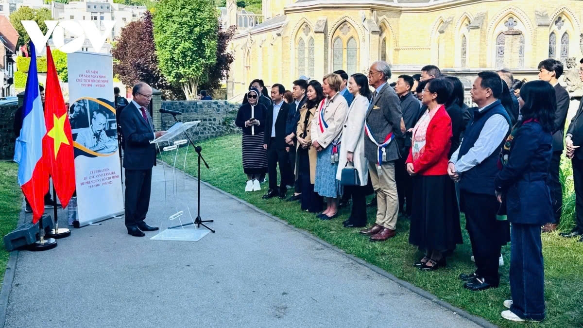 President Ho Chi Minh’s 135th birth anniversary celebrated in France